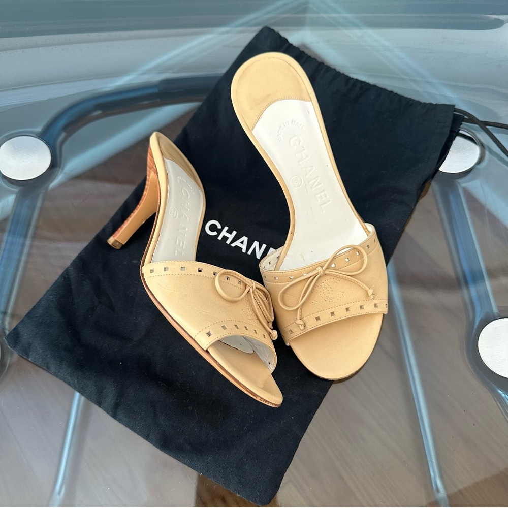 Vintage Chanel beige bow heels - Picture 2 of 4